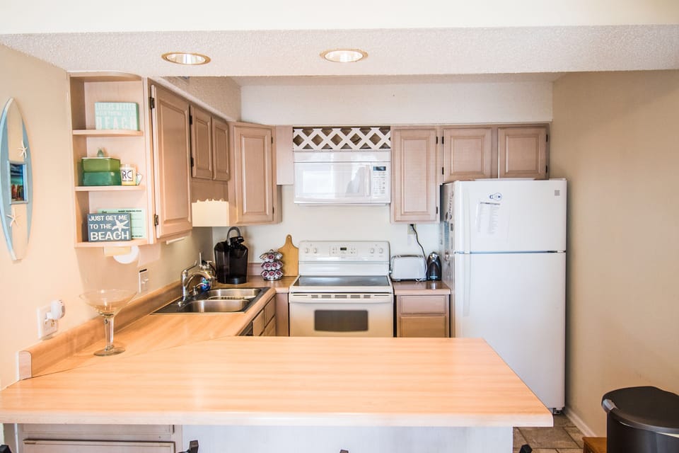 There’s even room to store your groceries in a cabinet