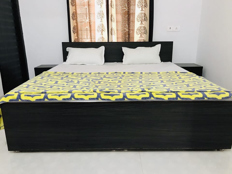 Deluxe Room | Desk, WiFi (free)