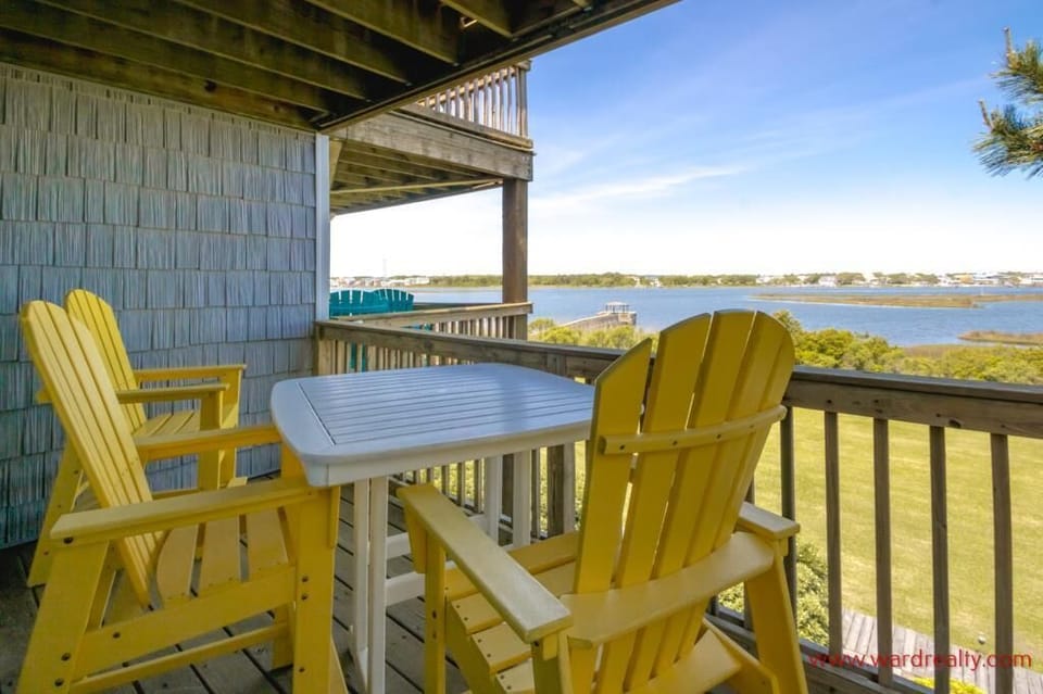 2nd Floor Covered Deck off Living Area
