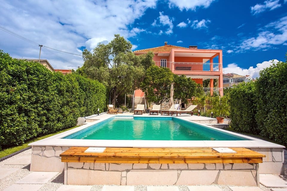 Large pool with max privacy and  lovely sun deck 