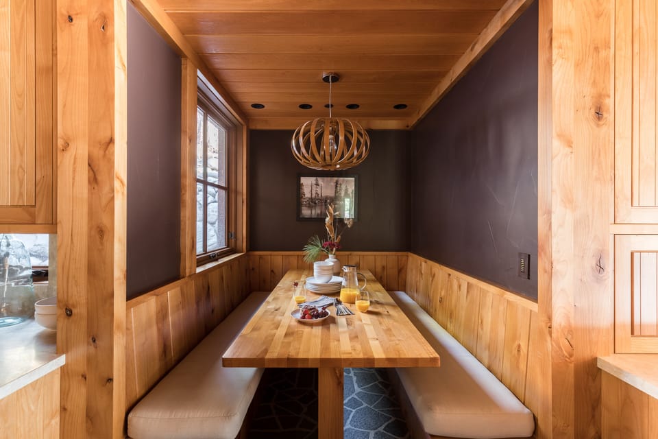 Breakfast nook.