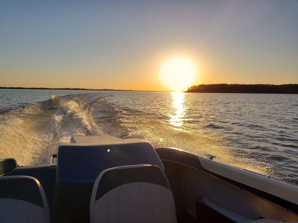 On my way in after a great day on the Lake.  NO Texting and Driving. 