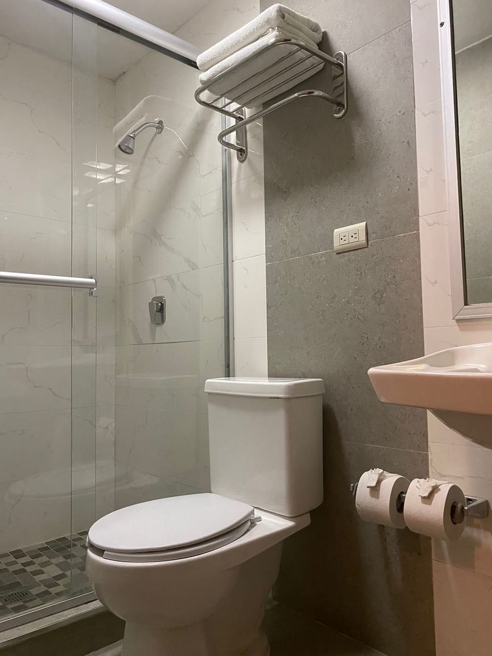 Basic Double Room | Bathroom | Shower, towels, soap, shampoo