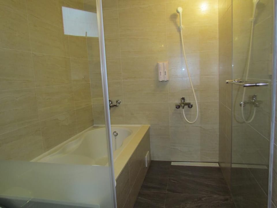 Standard Twin Room, Ocean View | Deep soaking bathtub