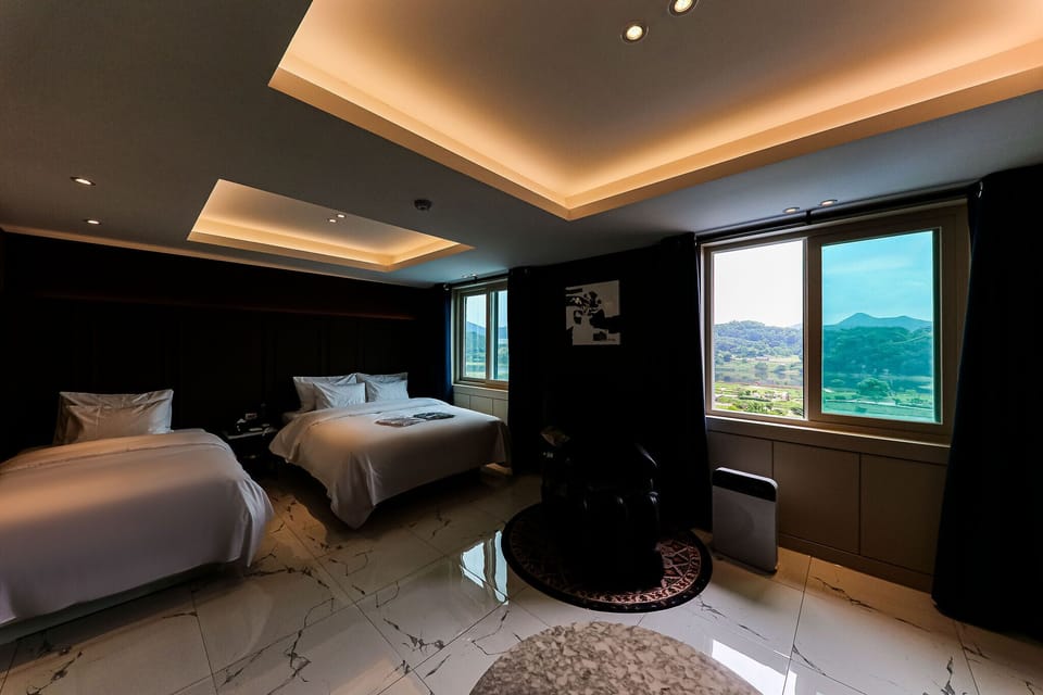 D Premium Room | Desk, laptop workspace, free WiFi