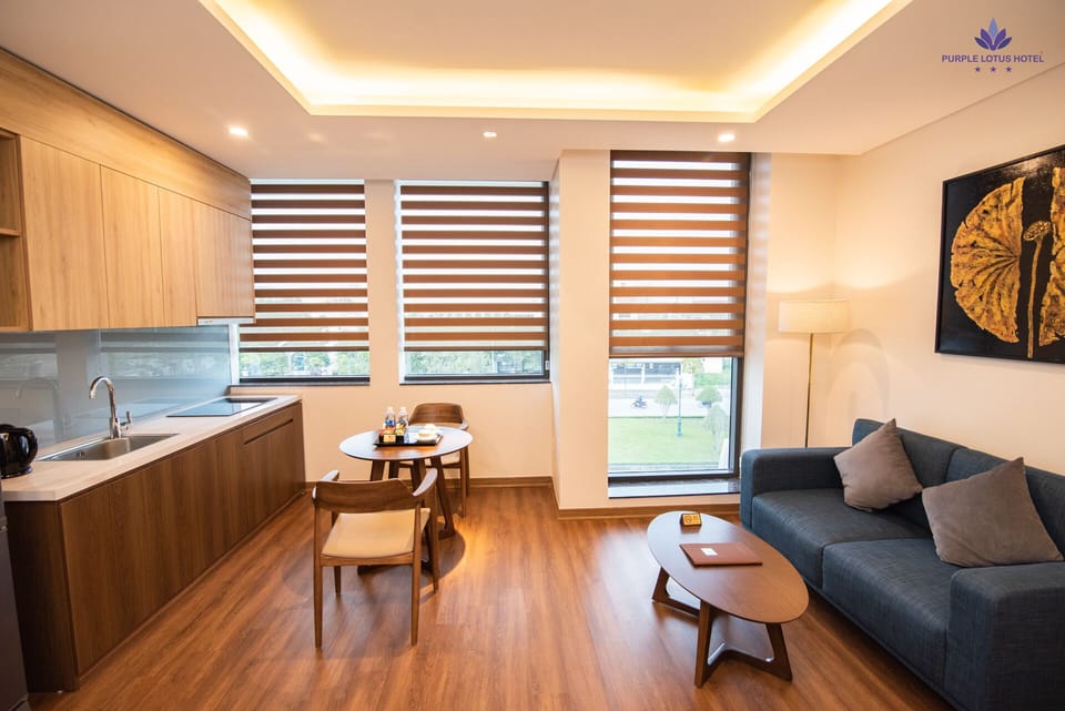 Junior Apartment | Living area | Flat-screen TV