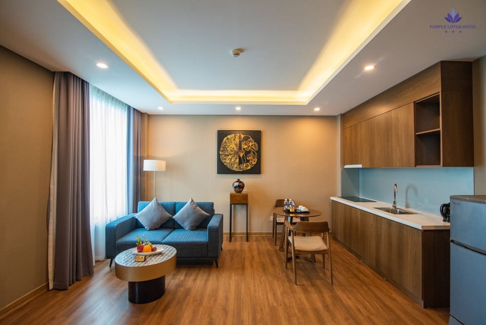 Executive Apartment | Living area | Flat-screen TV