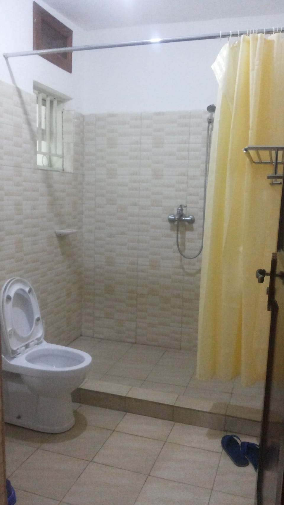 Deluxe Single Room | Bathroom | Shower, free toiletries, towels