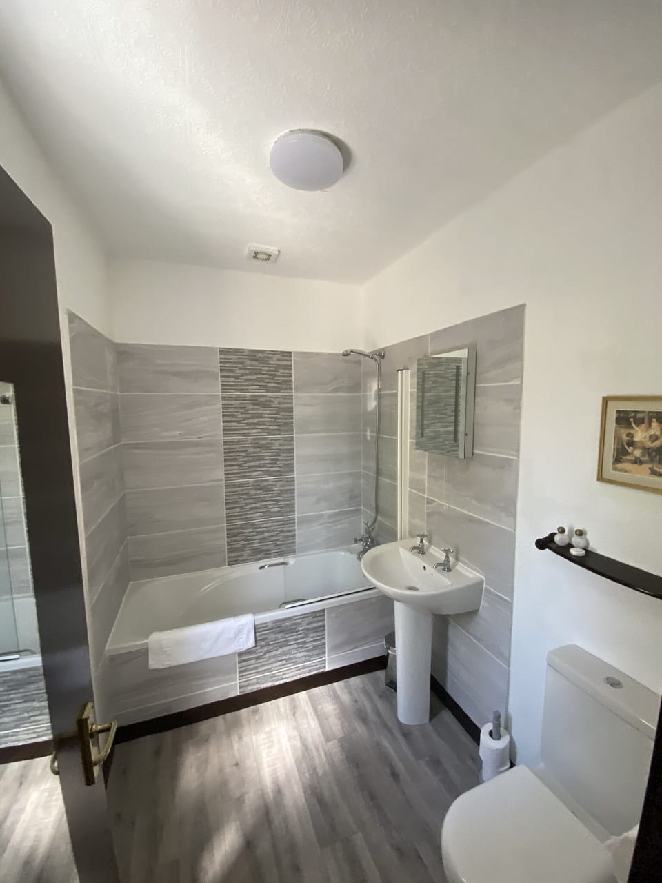 Twin Room | Bathroom | Towels