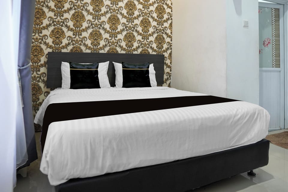 Deluxe Double Room | Desk, soundproofing, free WiFi, bed sheets