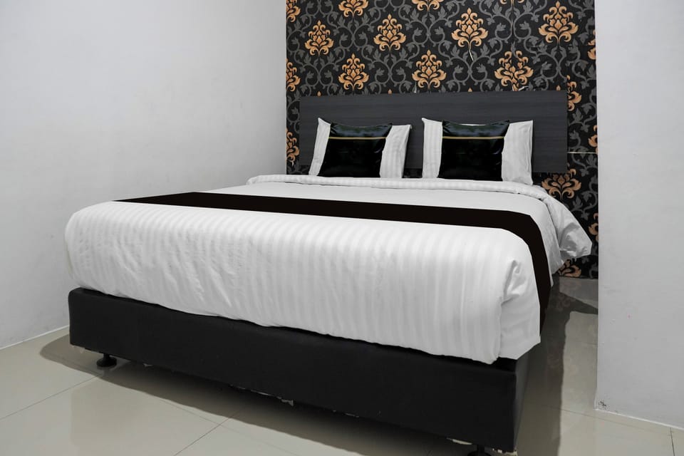 Deluxe Suite | Desk, soundproofing, free WiFi, bed sheets