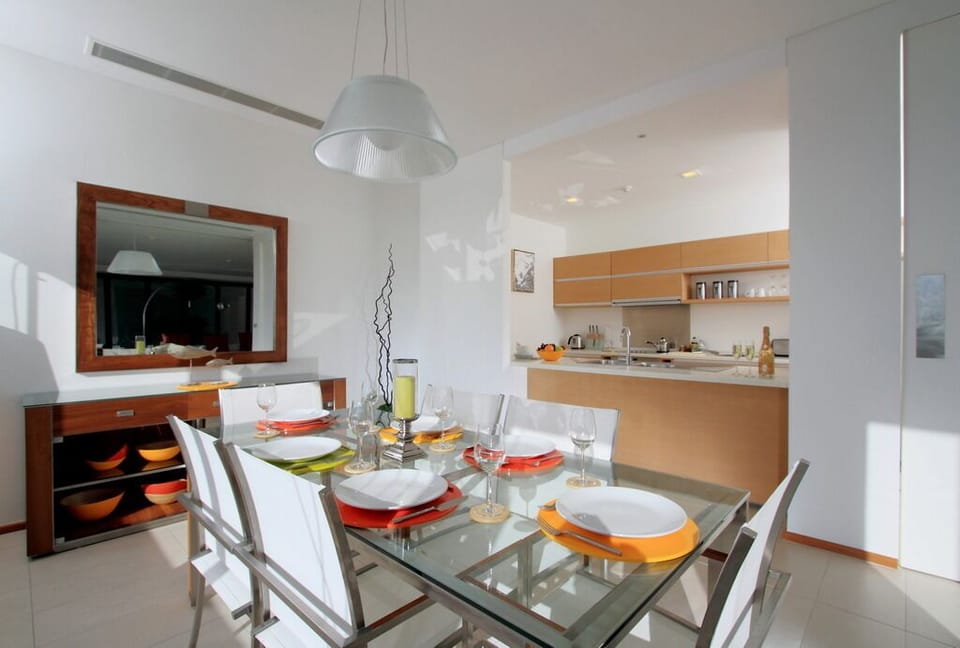 The Heights Penthouse Seaview 3 Bedroom A2 | In-room dining