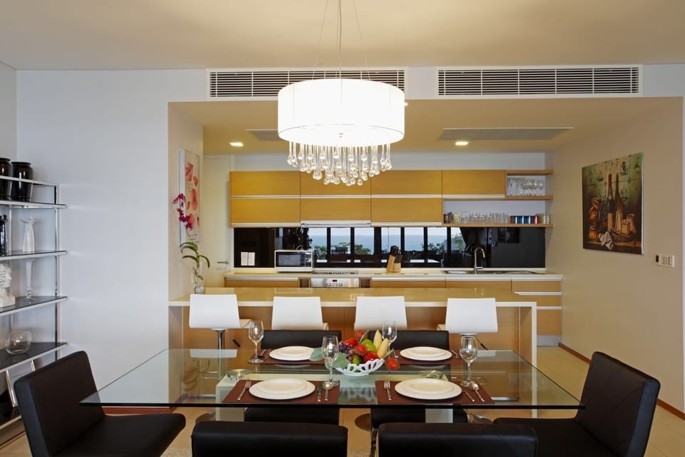 The Heights B18 | In-room dining