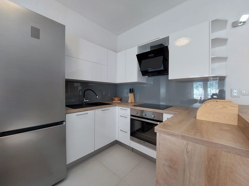 House | Private kitchen | Fridge, microwave, oven, stovetop