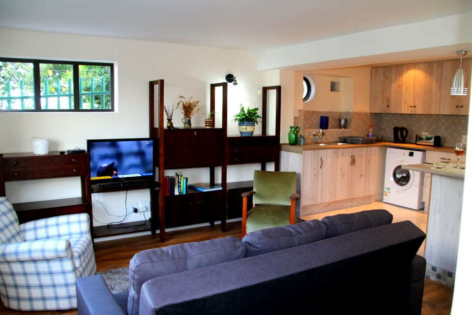 The lounge includes LED TV with hundred of satellite channels & Showmax