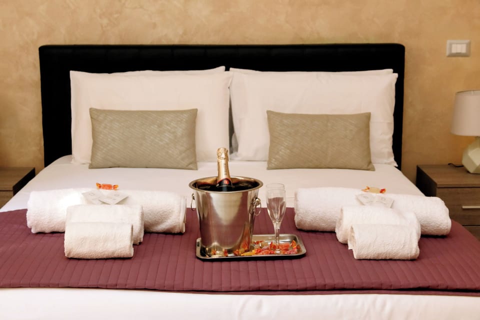 Comfort Triple Room | Hypo-allergenic bedding, memory foam beds, in-room safe, desk