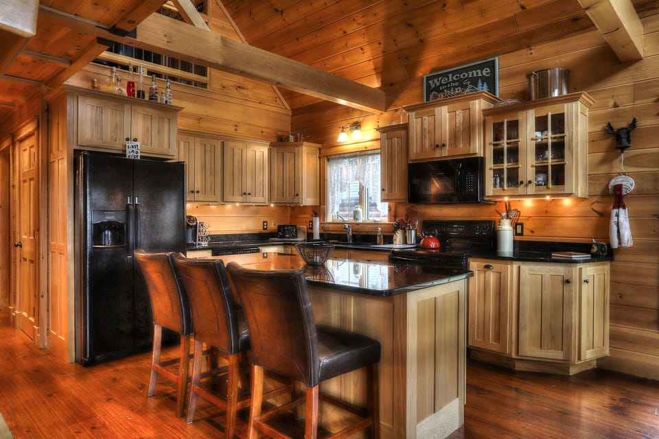 The kitchen has everything you need to prepare delicious meals!