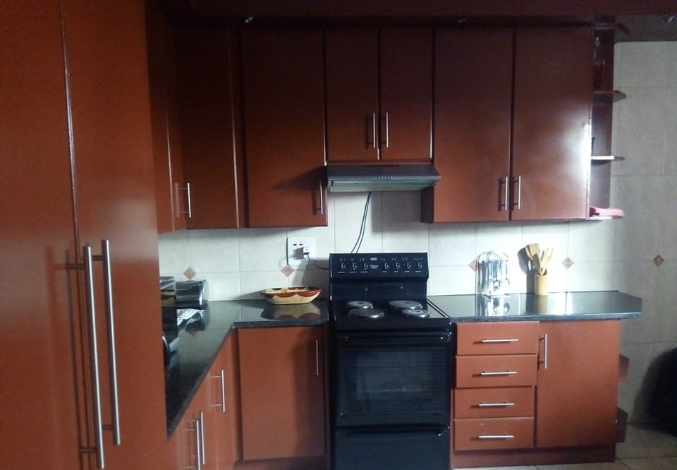 Family Apartment | Shared kitchen | Fridge, microwave, oven, stovetop