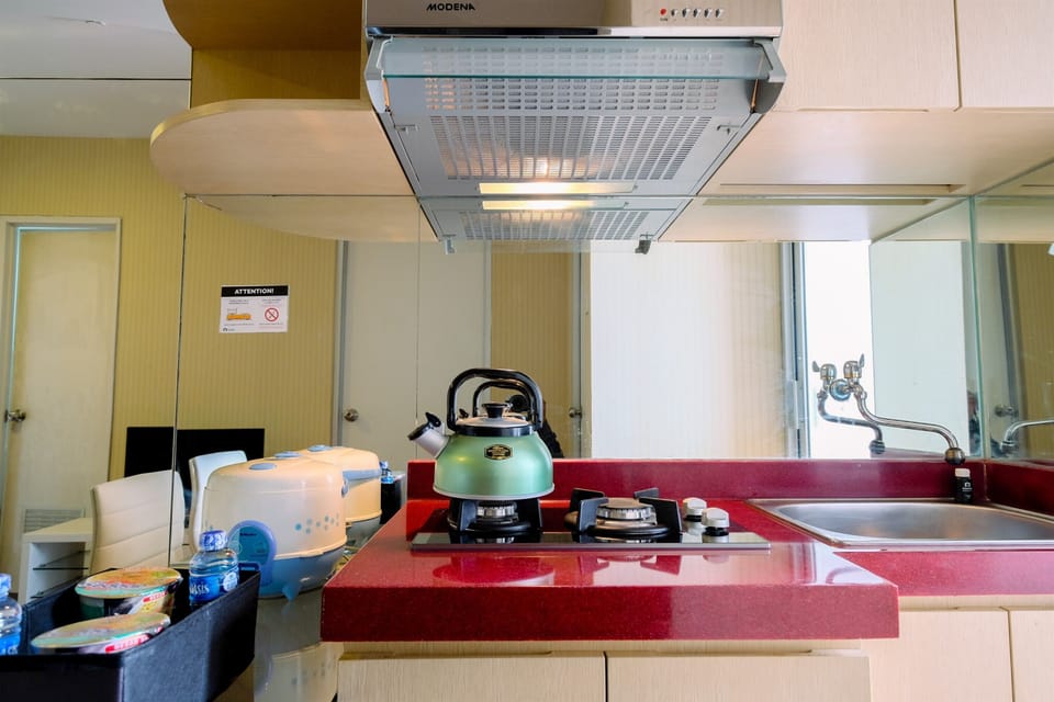 Room | Private kitchen | Fridge, stovetop, cookware/dishes/utensils