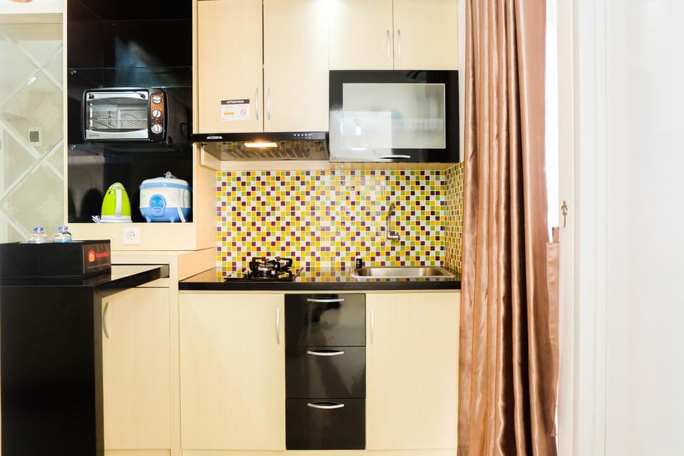 Room | Private kitchen | Fridge, microwave, stovetop, electric kettle
