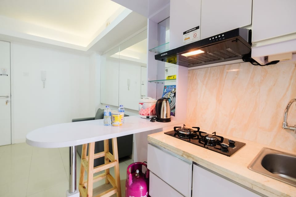 Room | Private kitchen | Fridge, stovetop, electric kettle, cookware/dishes/utensils