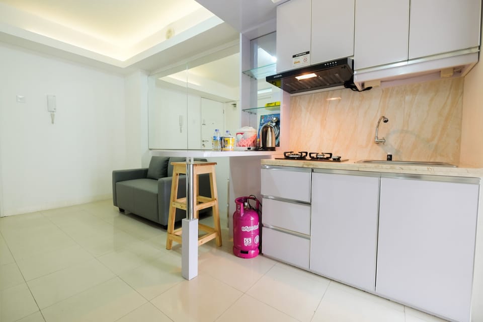 Room | Private kitchen | Fridge, stovetop, electric kettle, cookware/dishes/utensils