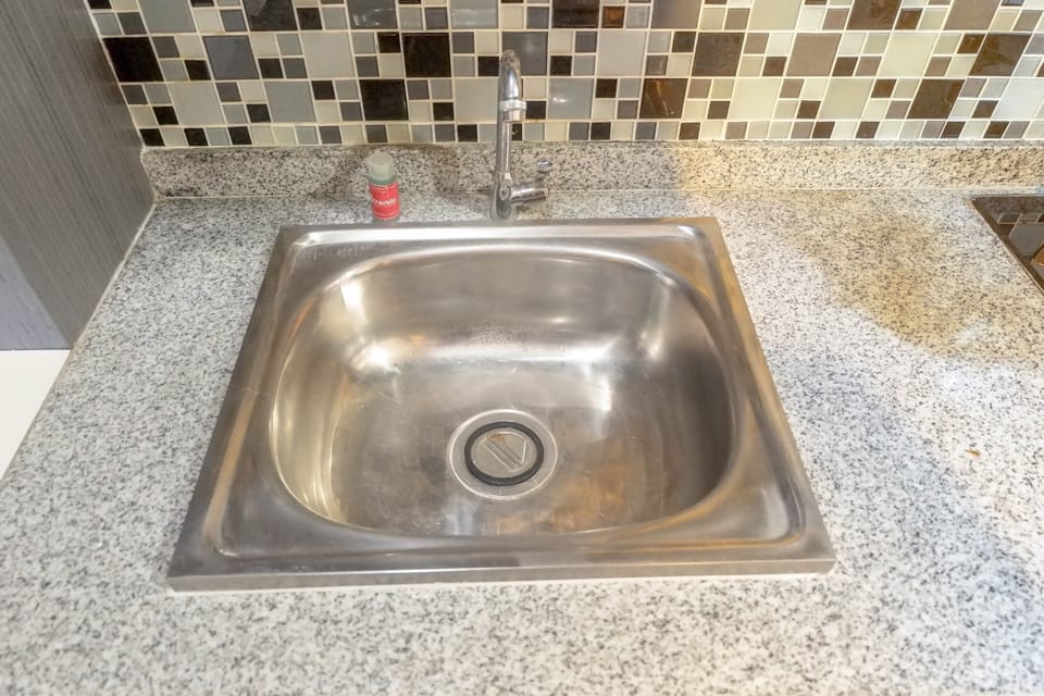 Room | Private kitchen | Fridge, stovetop, electric kettle, cookware/dishes/utensils