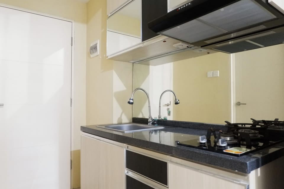 Room | Private kitchen | Fridge, stovetop, cookware/dishes/utensils
