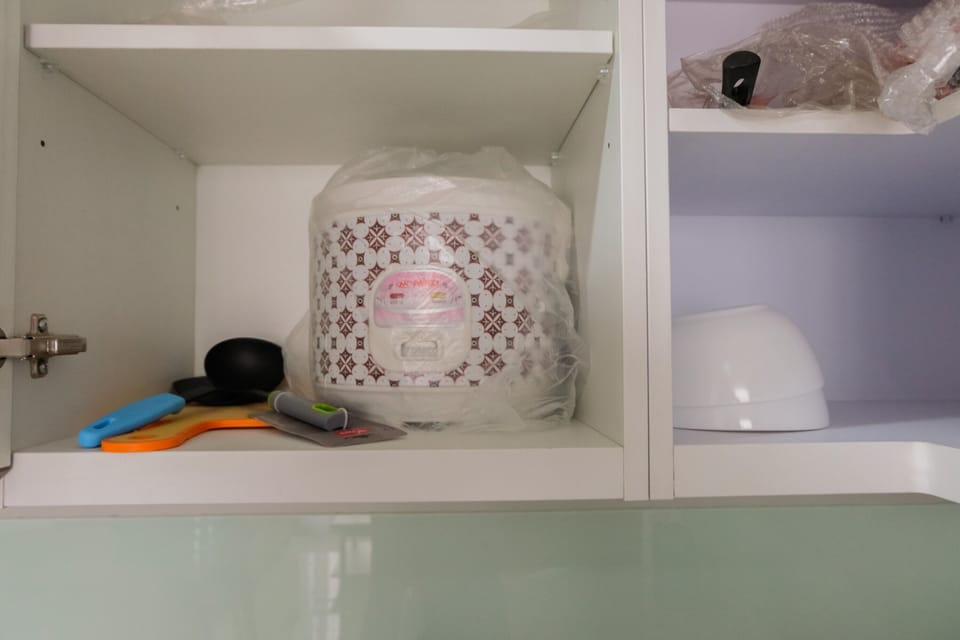Room | Bathroom | Shower, towels, toilet paper