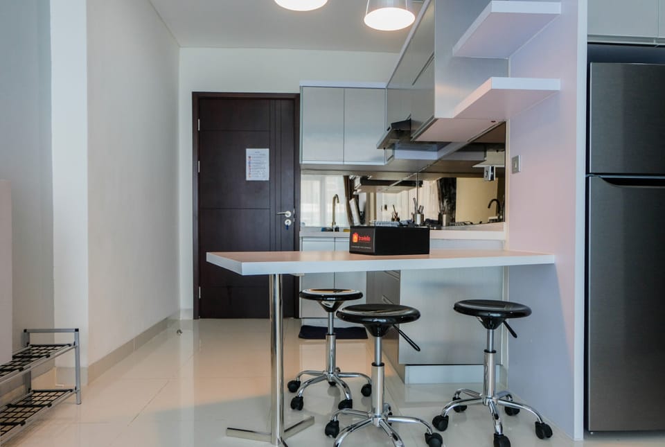Fridge, stovetop, cookware/dishes/utensils