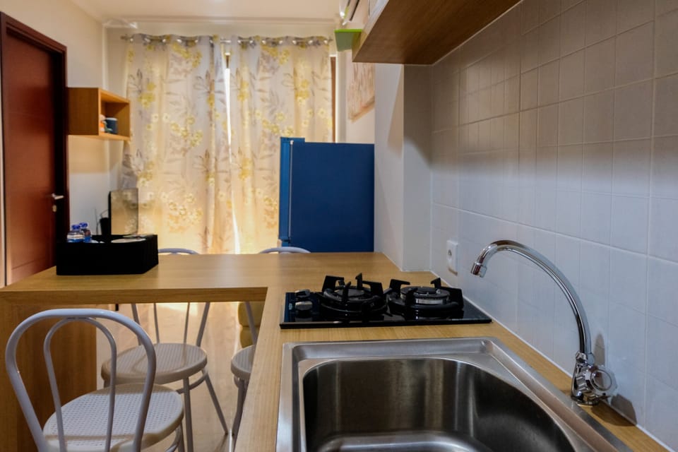 Room | Private kitchen | Fridge, stovetop, cookware/dishes/utensils