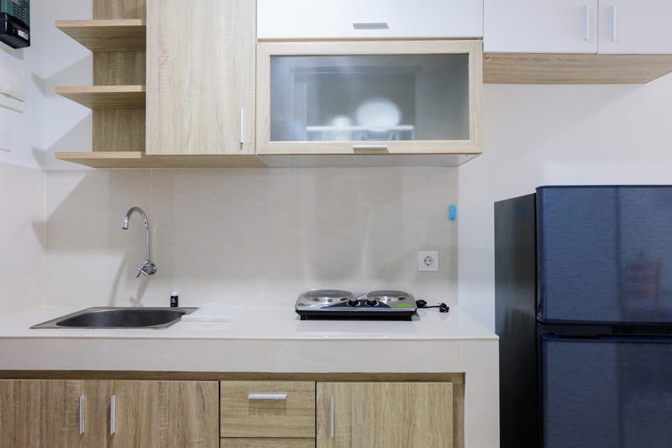 Room | Private kitchen | Fridge, stovetop, cookware/dishes/utensils