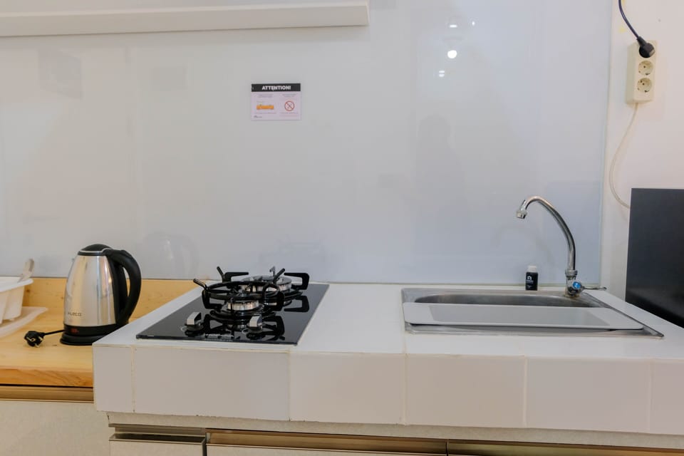 Room | Private kitchen | Fridge, stovetop, cookware/dishes/utensils