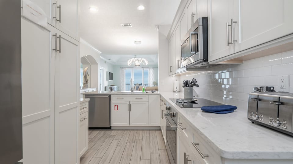 UPDATED, BEAUTIFUL KITCHEN