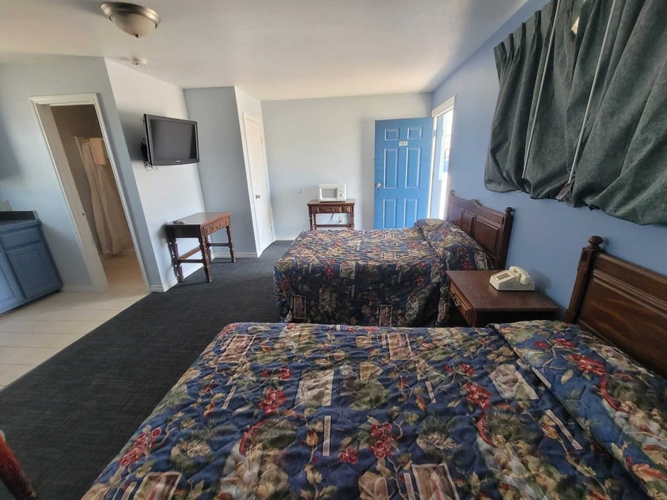 Room, 2 Double Beds, Non Smoking, Kitchenette | Desk, iron/ironing board, free WiFi, bed sheets