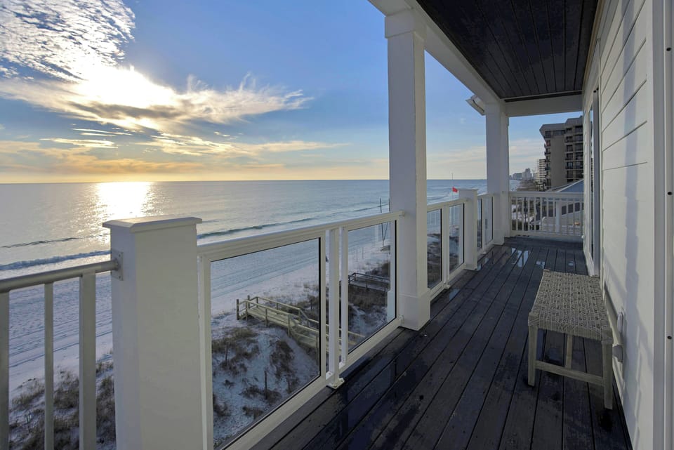 3rd floor balcony