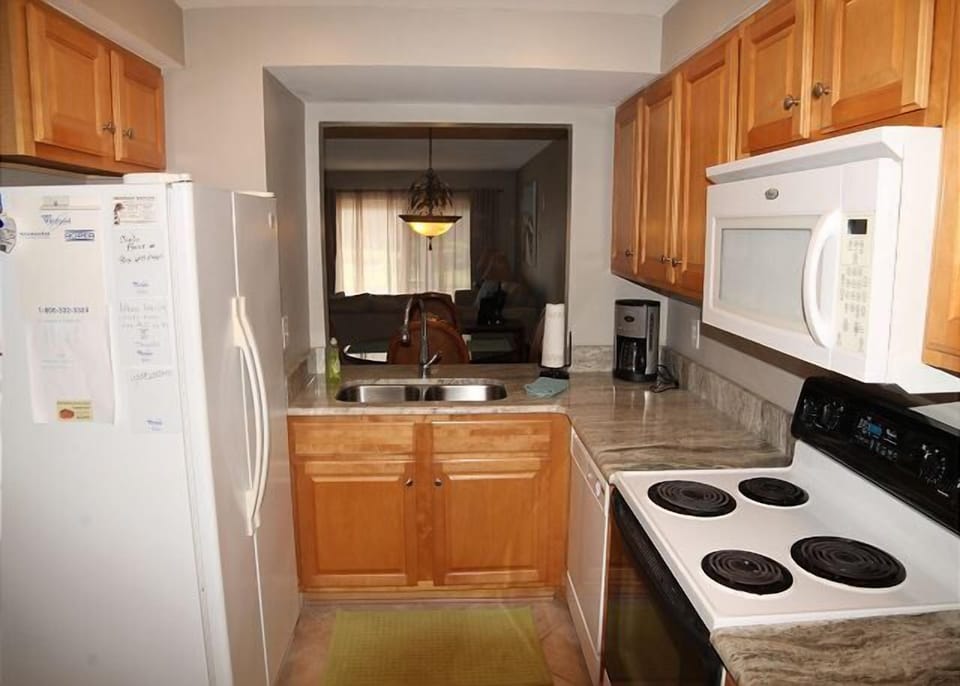 Condo, Multiple Beds, Patio, Ocean View | Private kitchen | Fridge, microwave, stovetop, dishwasher