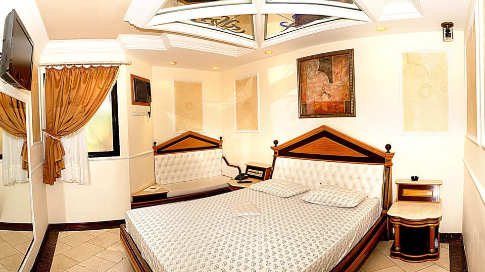 Standard Double Room (Império Romano) | Free WiFi, bed sheets