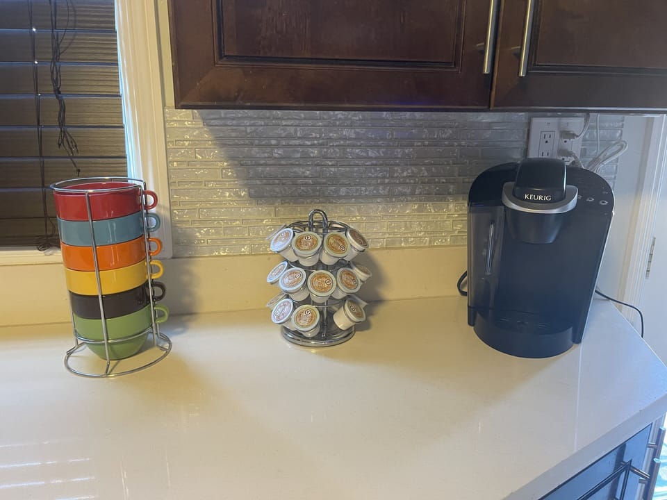 Keurig coffee maker plus coffee pods