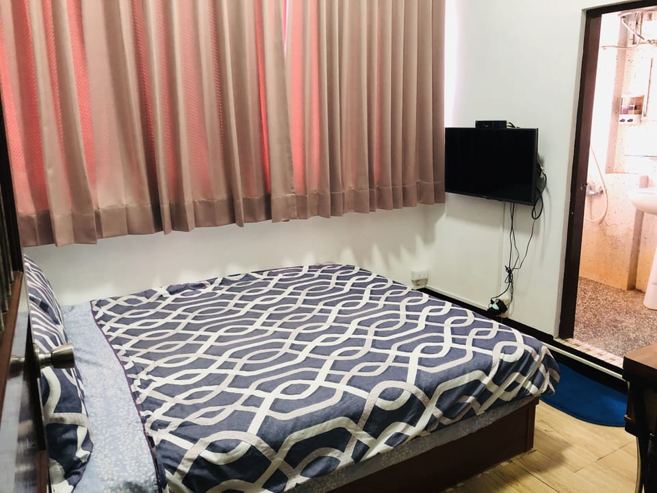 Standard Double Room | Desk, blackout drapes, free WiFi, bed sheets