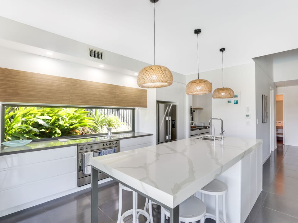 House, 4 Bedrooms | Private kitchen | Full-size fridge, microwave, oven, stovetop