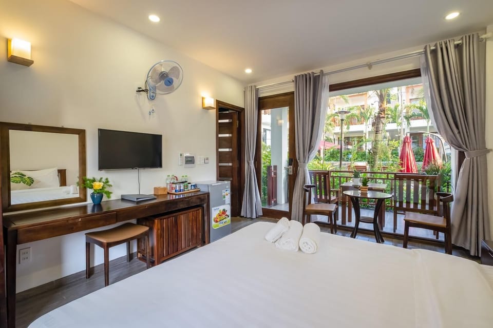 Memory foam beds, minibar, desk, laptop workspace