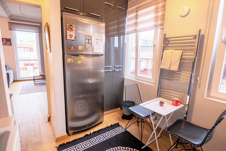 Exclusive Apartment, 2 Bedrooms, City View | Private kitchen | Fridge, microwave, oven, stovetop
