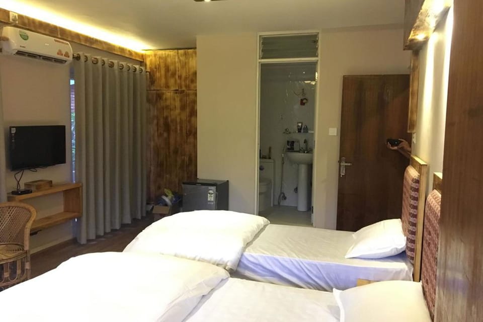 2 bedrooms, iron/ironing board