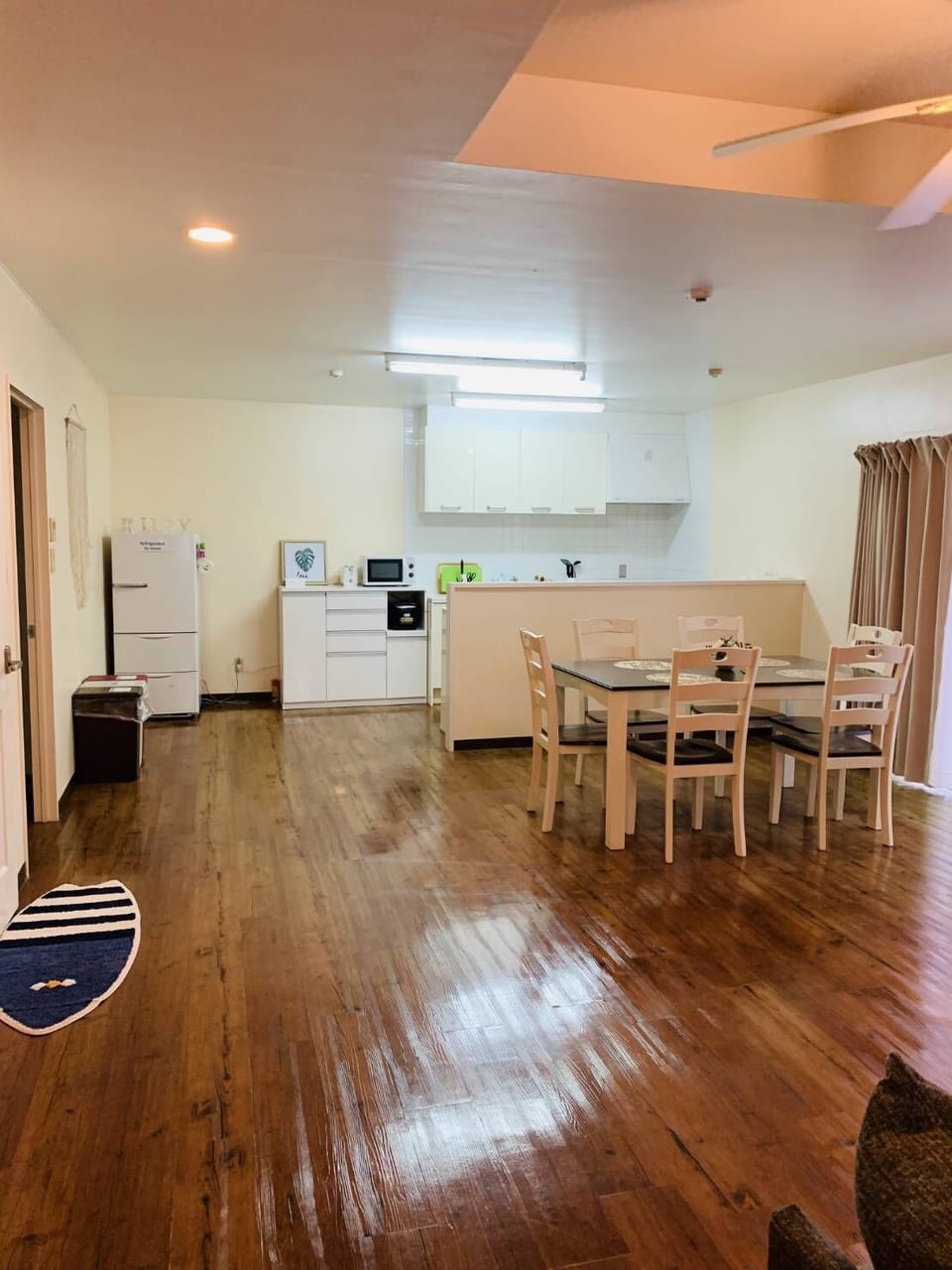 Whole Building | In-room dining