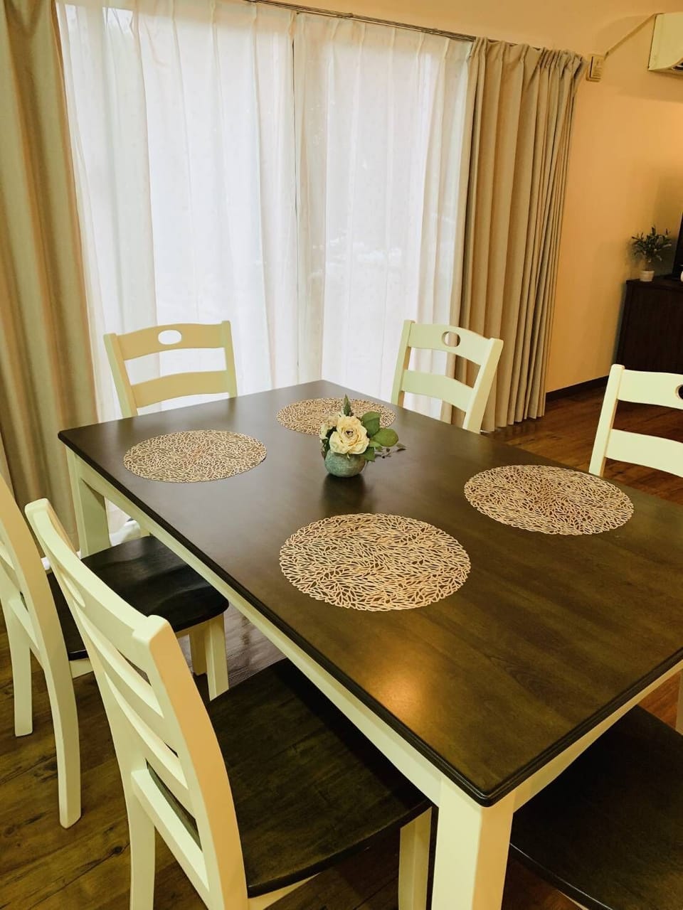 Whole Building | In-room dining