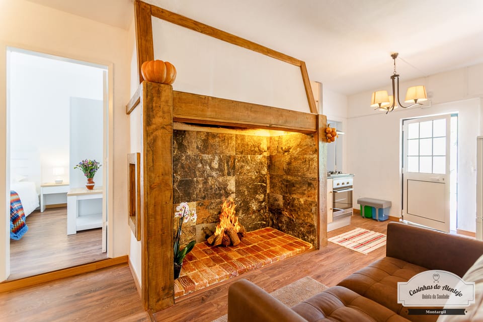 Grand House, 3 Bedrooms | Living room