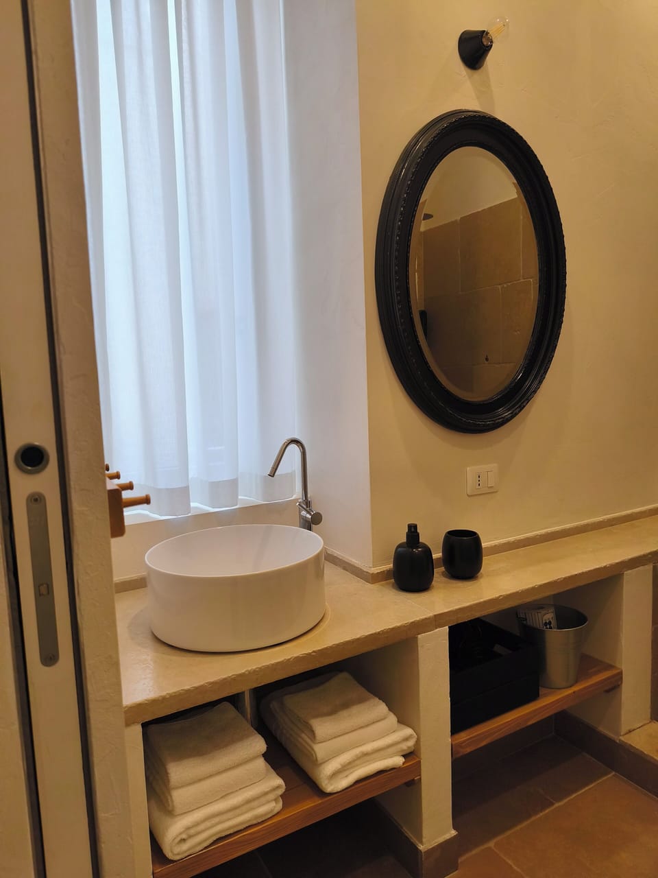 Triple Room | Bathroom | Shower, hair dryer, bidet, towels