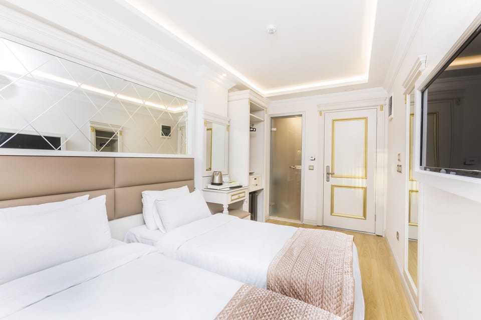 Premium bedding, minibar, in-room safe, desk