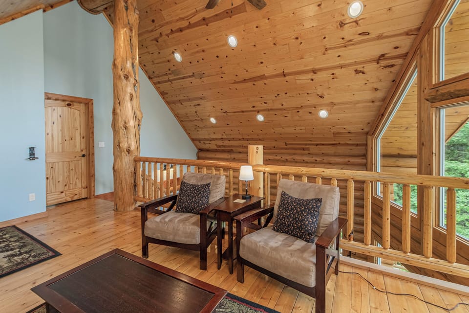 Upper Open Loft with workstation and TV with Streaming